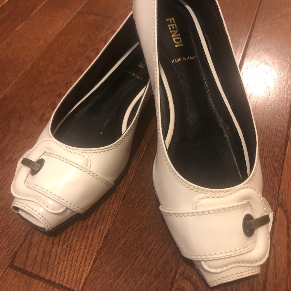 Fendi Big Buckle Flats size 36.5